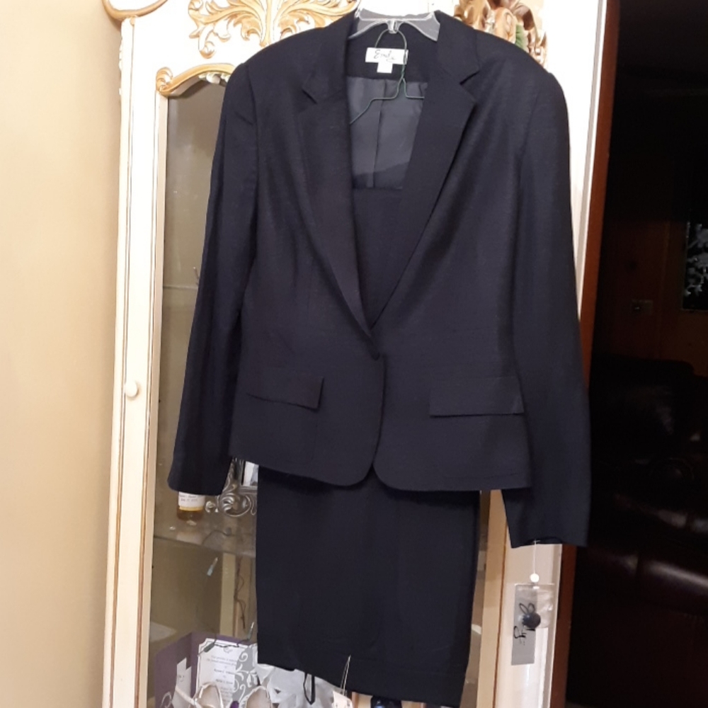Emily Navy linen pants suit